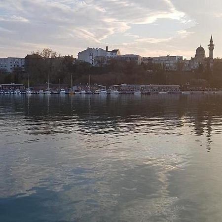 Interbelic Km0 Apartman Konstanca Kültér fotó